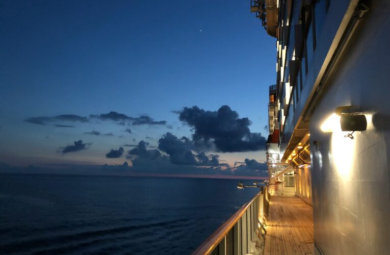 Cruise Ship Nightlife: 10 Exciting Ways to Enjoy Your Evenings at Sea