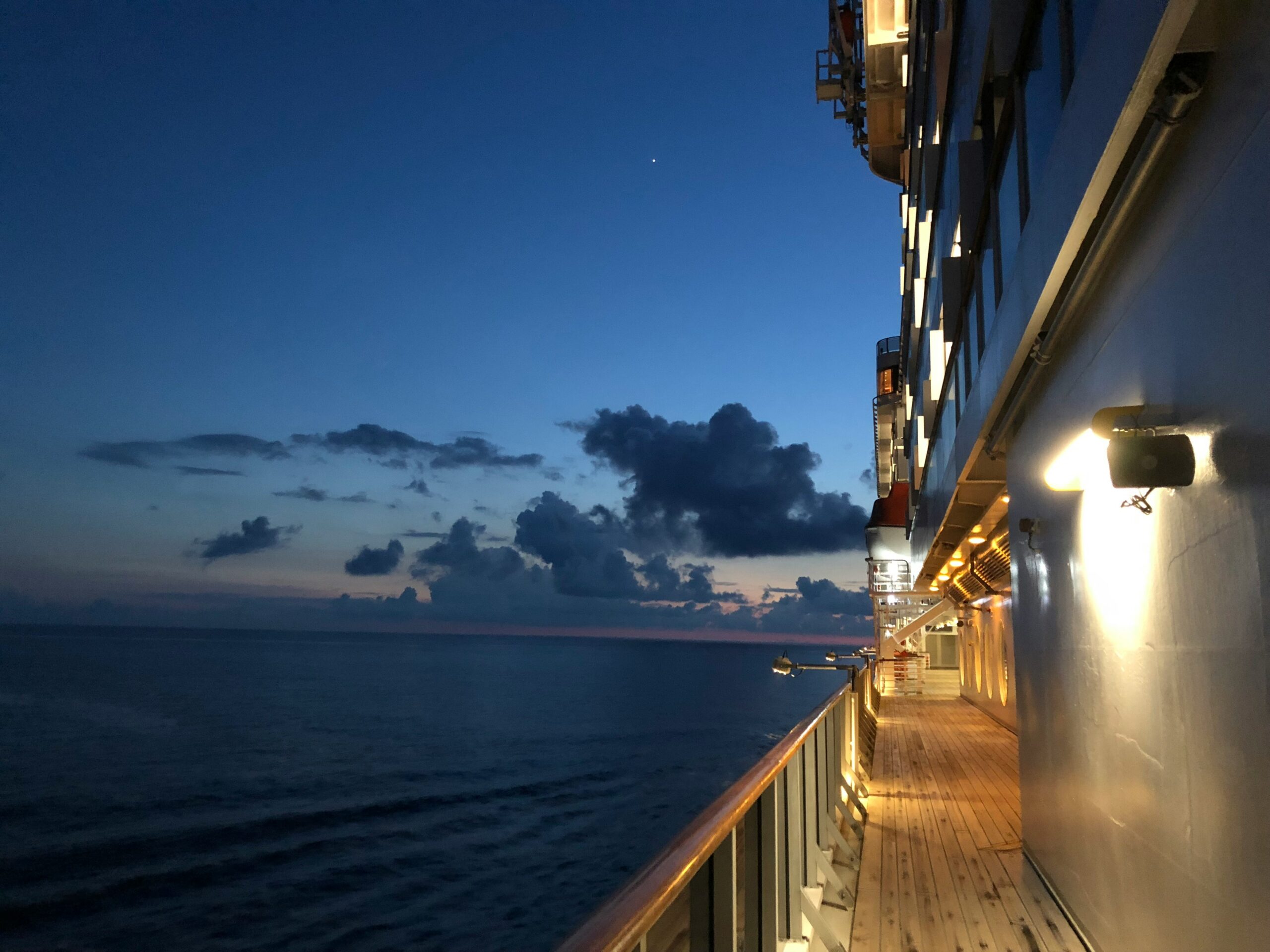 Cruise Ship Nightlife 10 Exciting Ways to Enjoy Your Evenings at Sea