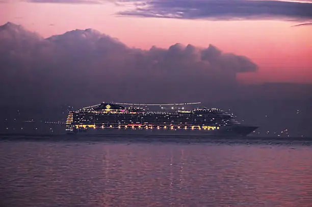 Cruise Ship Romance: 5 Magical Moments That Spark Unforgettable Love